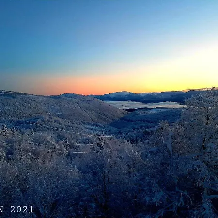 Apartman Bjelasnica شقة *